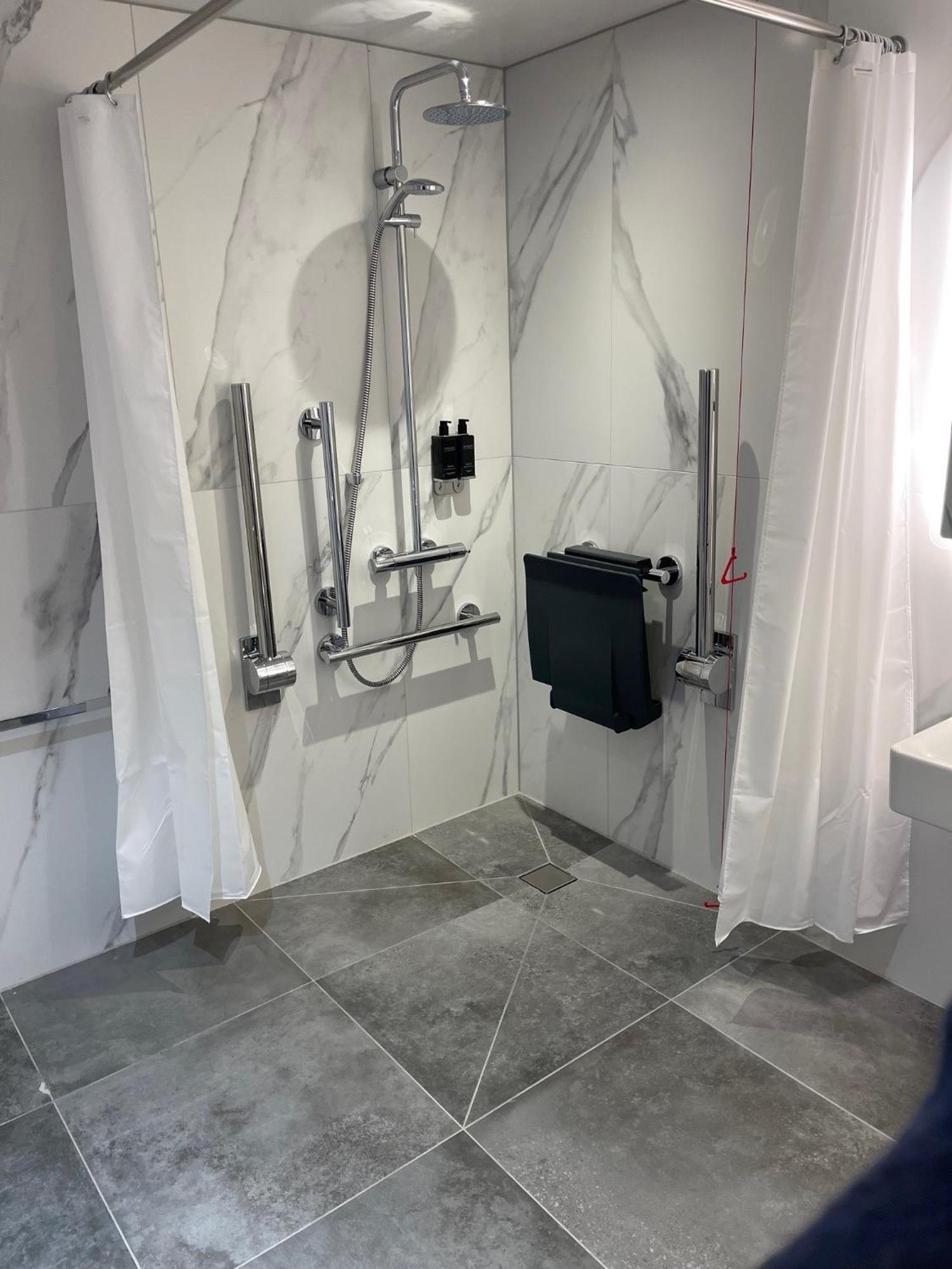 ווסטרהאם The Landing Hotel מראה חיצוני תמונה